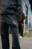 CLUB LOGO OPEN HEM SWEATPANTS (SHADOW)